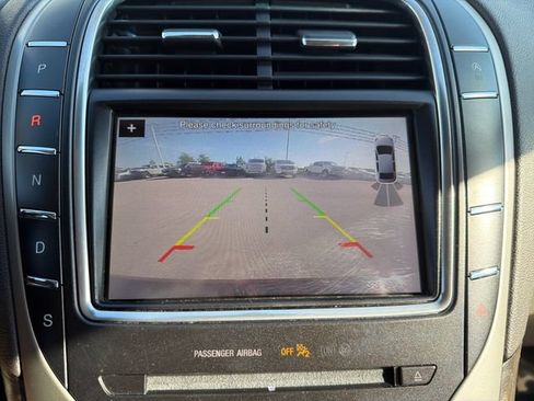 Used 2019 Lincoln Nautilus Select AWD/4WD image 20