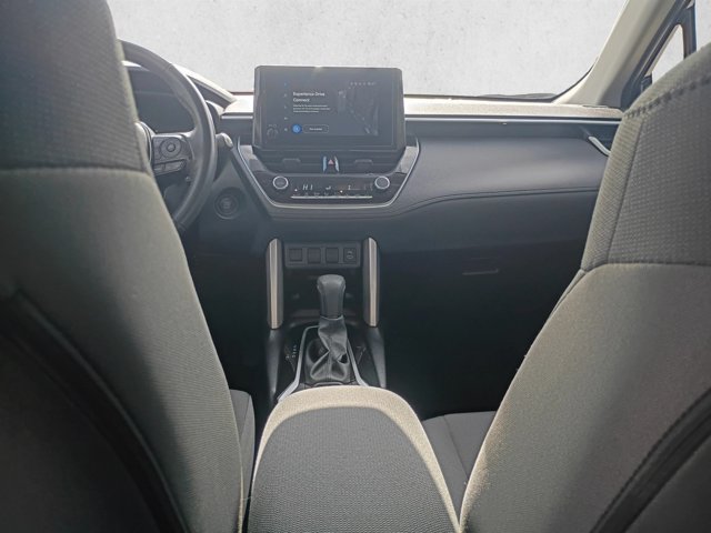 Used 2025 Toyota Corolla Cross LE FWD image 12