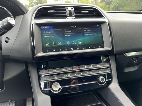 Used 2020 Jaguar F-PACE Premium image 25