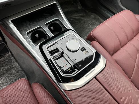 Used 2025 BMW 760i xDrive w/ Executive Package AWD/4WD image 24