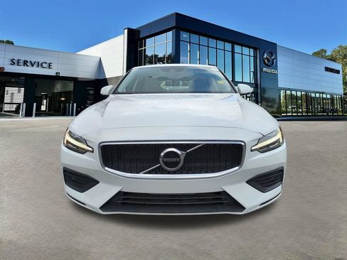Used 2020 Volvo S60 T5 Momentum FWD image 9