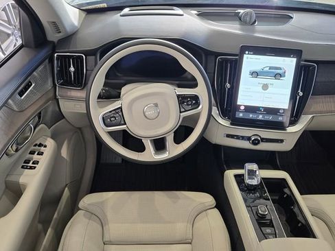 New 2026 Volvo XC90 B5 Ultra w/ Protection Package Premier AWD/4WD image 18