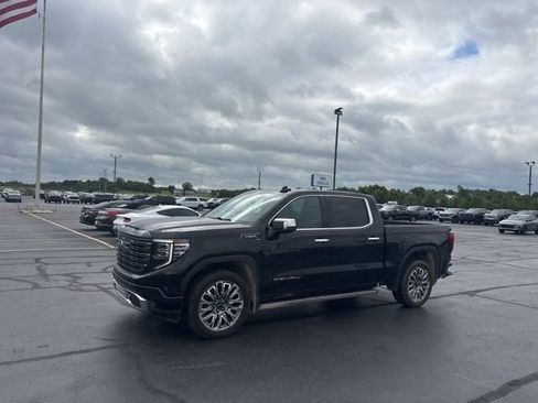 Used 2023 GMC Sierra 1500 Denali Ultimate AWD/4WD image 3