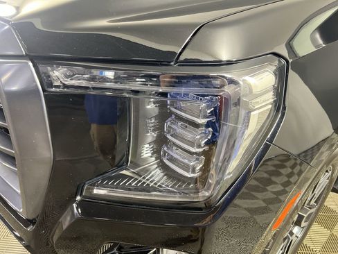Certified 2024 GMC Yukon AT4 w/ AT4 Premium Package AWD/4WD image 37