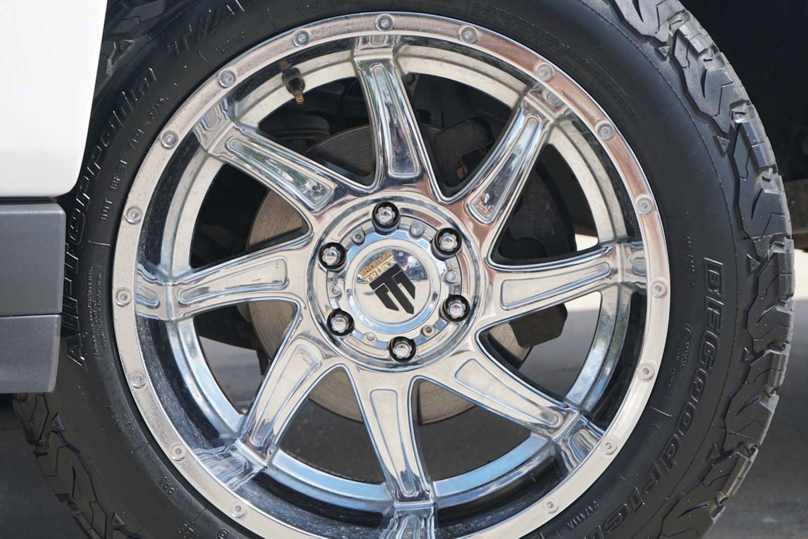 Used 2018 Chevrolet Silverado 1500 LT w/ Texas Edition AWD/4WD image 2