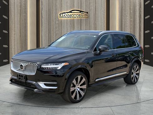 Used 2025 Volvo XC90 T8 Ultra w/ Protection Package Premier AWD/4WD image 3