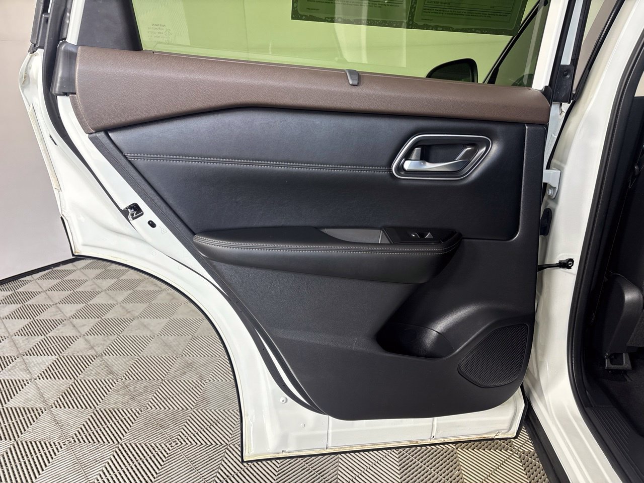 Used 2023 Nissan Rogue Platinum w/ Platinum Premium Package FWD image 25