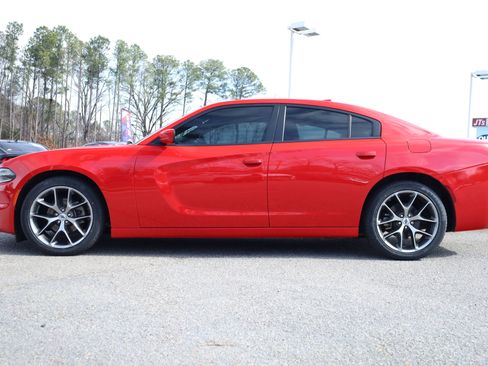 Used 2022 Dodge Charger SXT w/ Plus Group image 2