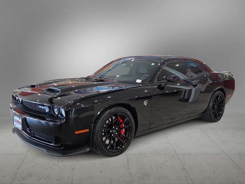 Used 2023 Dodge Challenger SRT Hellcat w/ Driver Convenience Group RWD image 4