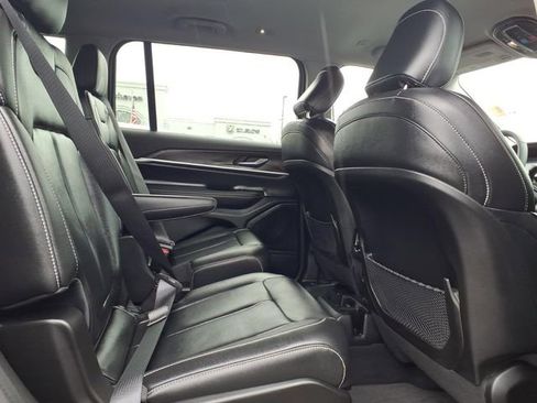 Used 2023 Jeep Grand Cherokee L Limited AWD/4WD image 12