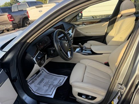 Used 2020 BMW 530i w/ Convenience Package RWD image 7