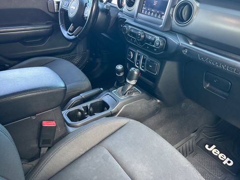 Used 2020 Jeep Wrangler Sport AWD/4WD image 13