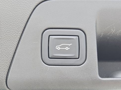 Used 2022 Buick Envision Essence w/ Technology Package I image 14