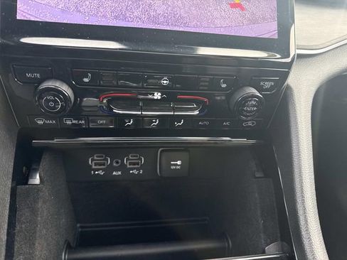 Used 2022 Jeep Grand Cherokee Limited image 29