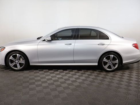 Used 2017 Mercedes-Benz E 300 4MATIC image 7