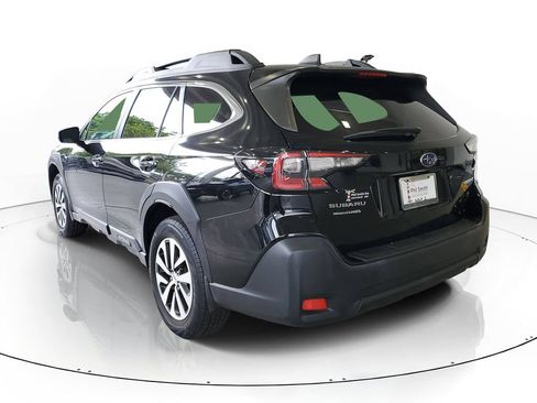 Used 2024 Subaru Outback Premium AWD/4WD image 4