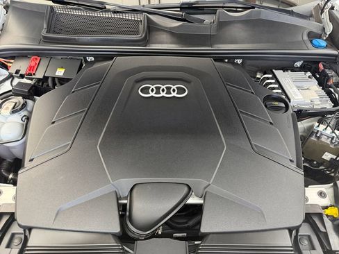 Used 2021 Audi Q8 Premium Plus w/ Premium Plus Package AWD/4WD image 20