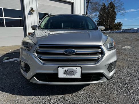 Used 2017 Ford Escape Titanium image 2