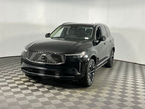 Used 2025 Volvo XC90 B6 Plus image 11
