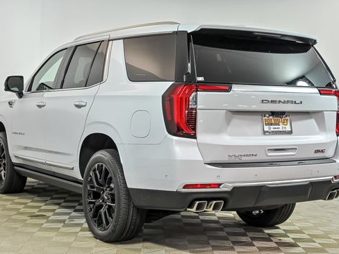New 2026 GMC Yukon Denali w/ Denali Reserve Package AWD/4WD image 4