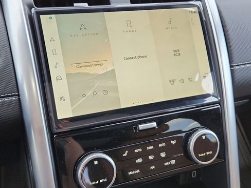 New 2026 Land Rover Discovery Limited Edition AWD/4WD image 26