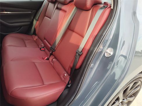 Used 2022 MAZDA MAZDA3 s image 24