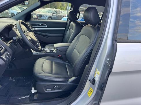 Used 2017 Ford Explorer XLT w/ Equipment Group 202A image 19