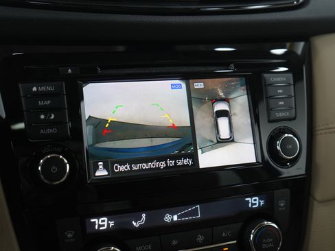 Used 2020 Nissan Rogue SL w/ Premium Package image 22