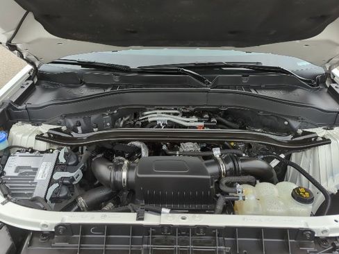 Used 2020 Ford Explorer ST w/ Premium Technology Package image 28