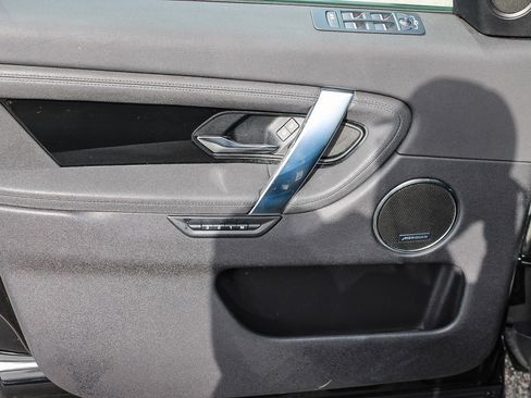 Used 2022 Land Rover Discovery Sport SE image 21