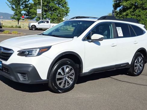 Used 2022 Subaru Outback Premium AWD/4WD image 4