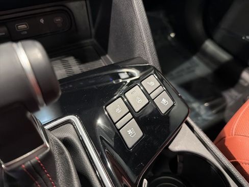 Used 2024 Kia Sportage SX image 15