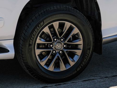 Used 2018 Lexus GX 460 Premium AWD/4WD image 57