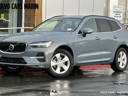 Used 2022 Volvo XC60 B5 Momentum image 1