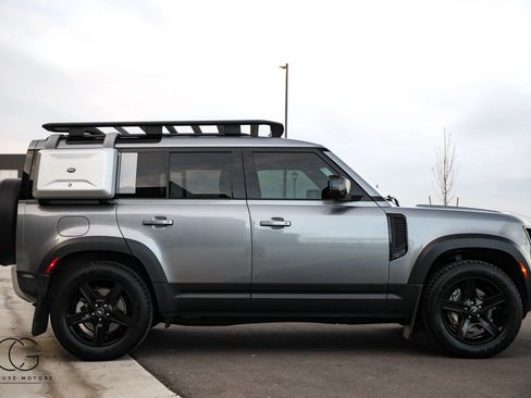 Used 2022 Land Rover Defender 110 SE image 7