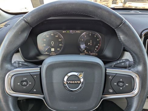 Used 2019 Volvo XC40 T5 Momentum image 27