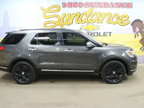 Used 2018 Ford Explorer Platinum AWD/4WD image 1