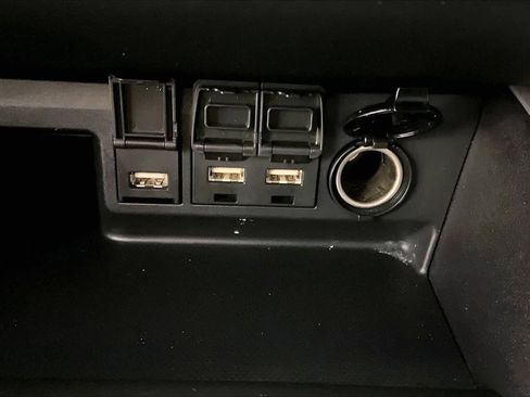 Used 2020 Toyota Highlander XLE image 36