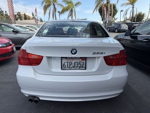 Used 2011 BMW 328i Sedan RWD image 3