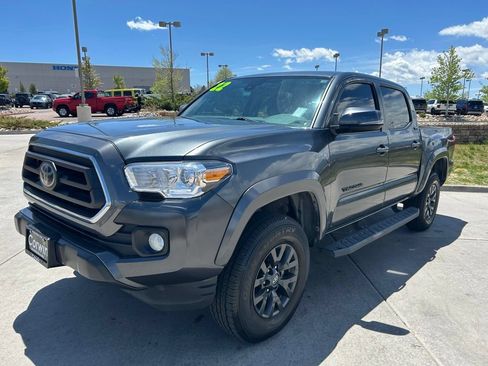 Used 2022 Toyota Tacoma SR5 AWD/4WD image 3