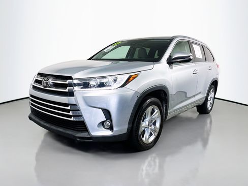 Used 2017 Toyota Highlander Limited image 10