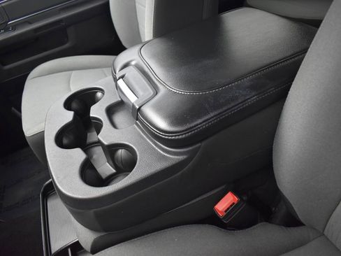 Used 2022 RAM 1500 Classic SLT image 19