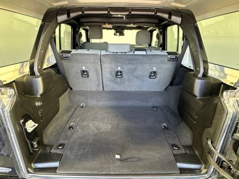 Certified 2025 Jeep Wrangler Unlimited Sahara AWD/4WD image 33