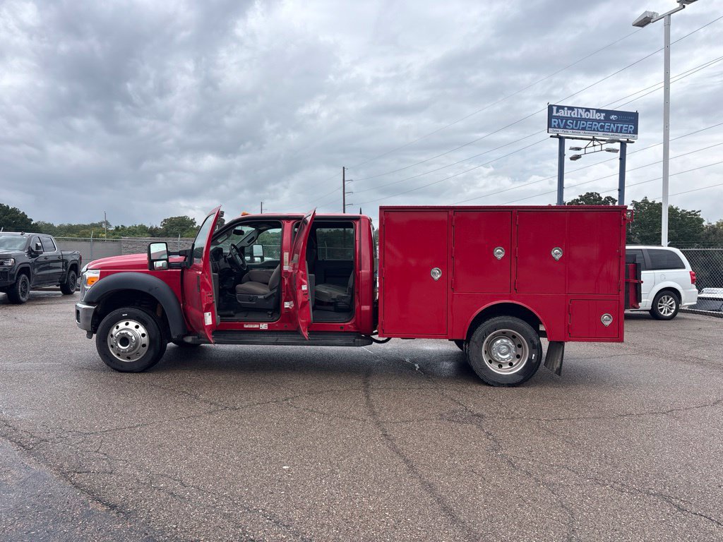 Used 2012 Ford F550 4x4 Crew Cab Super Duty w/ Payload Upgrade Pkg image 4