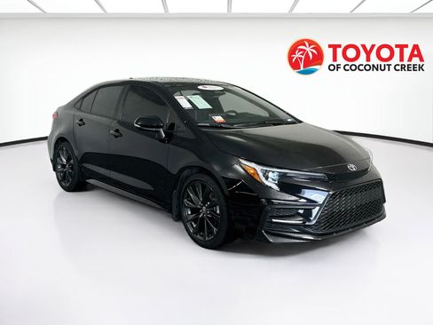Used 2025 Toyota Corolla SE FWD image 1
