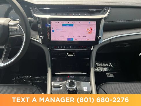 New 2026 Jeep Grand Cherokee Limited w/ Luxury Tech Group II AWD/4WD image 17