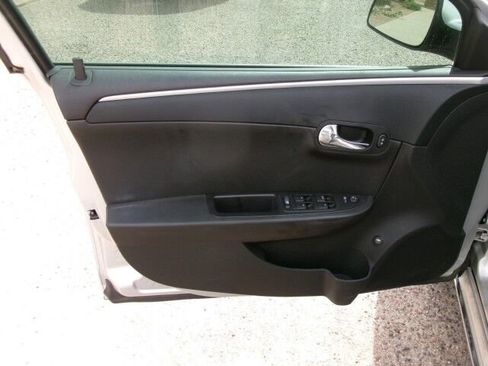 Used 2010 Chevrolet Malibu LT w/ Power Convenience Package FWD image 12