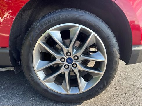 Used 2017 Ford Edge Titanium w/ Equipment Group 302A AWD/4WD image 16