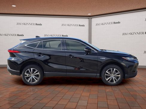 Used 2021 Toyota Venza LE AWD/4WD image 7