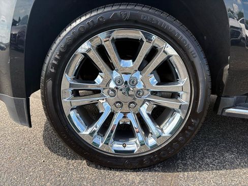 Used 2017 GMC Yukon SLT w/ Premium Edition AWD/4WD image 58